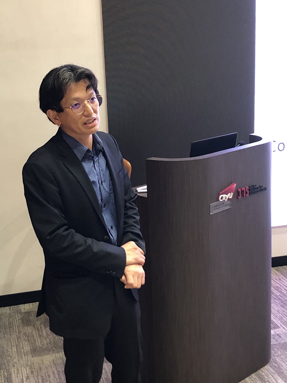 Professor Lain-Jong Li