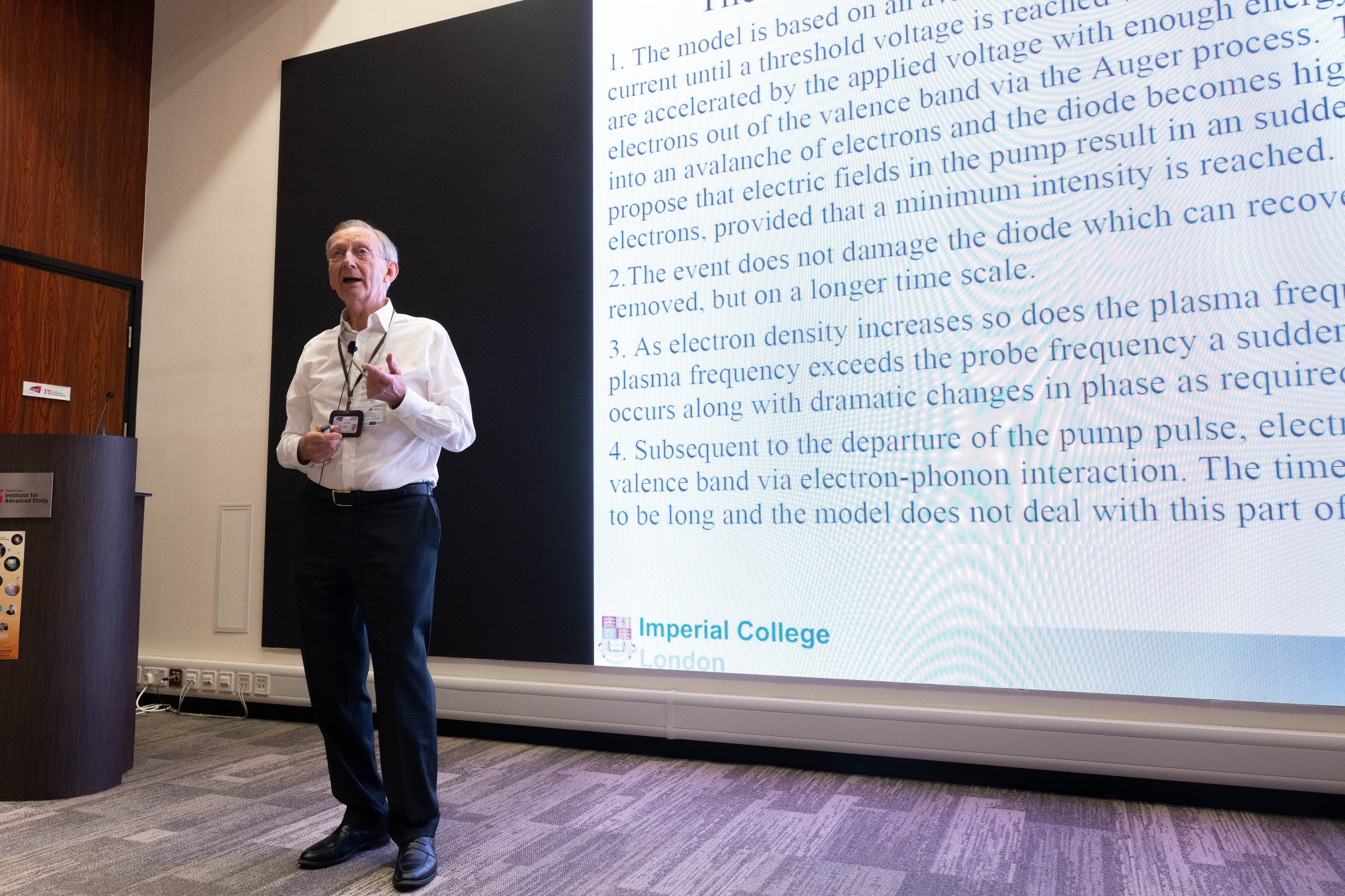 Professor Enge Wang's