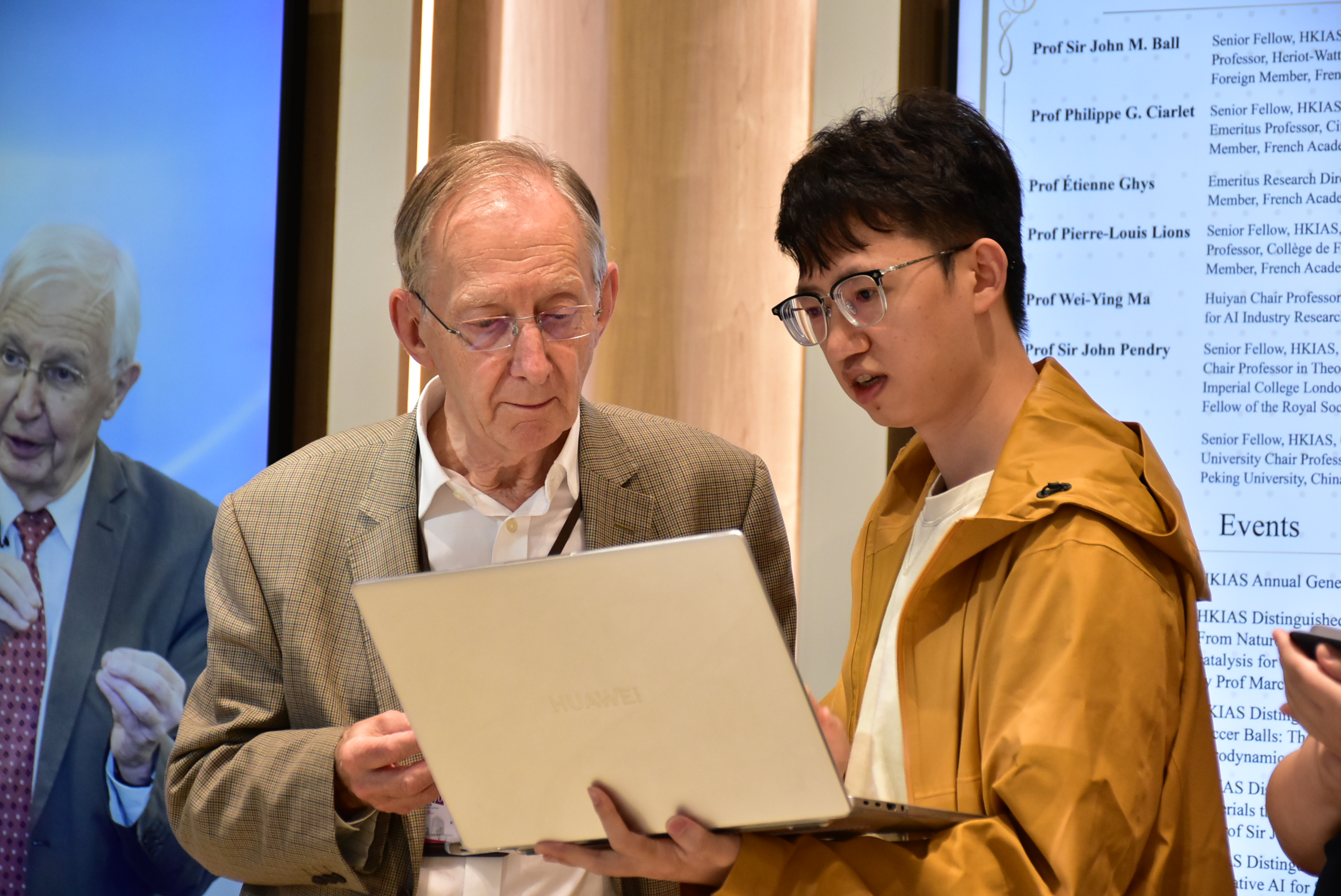 Professor Enge Wang's