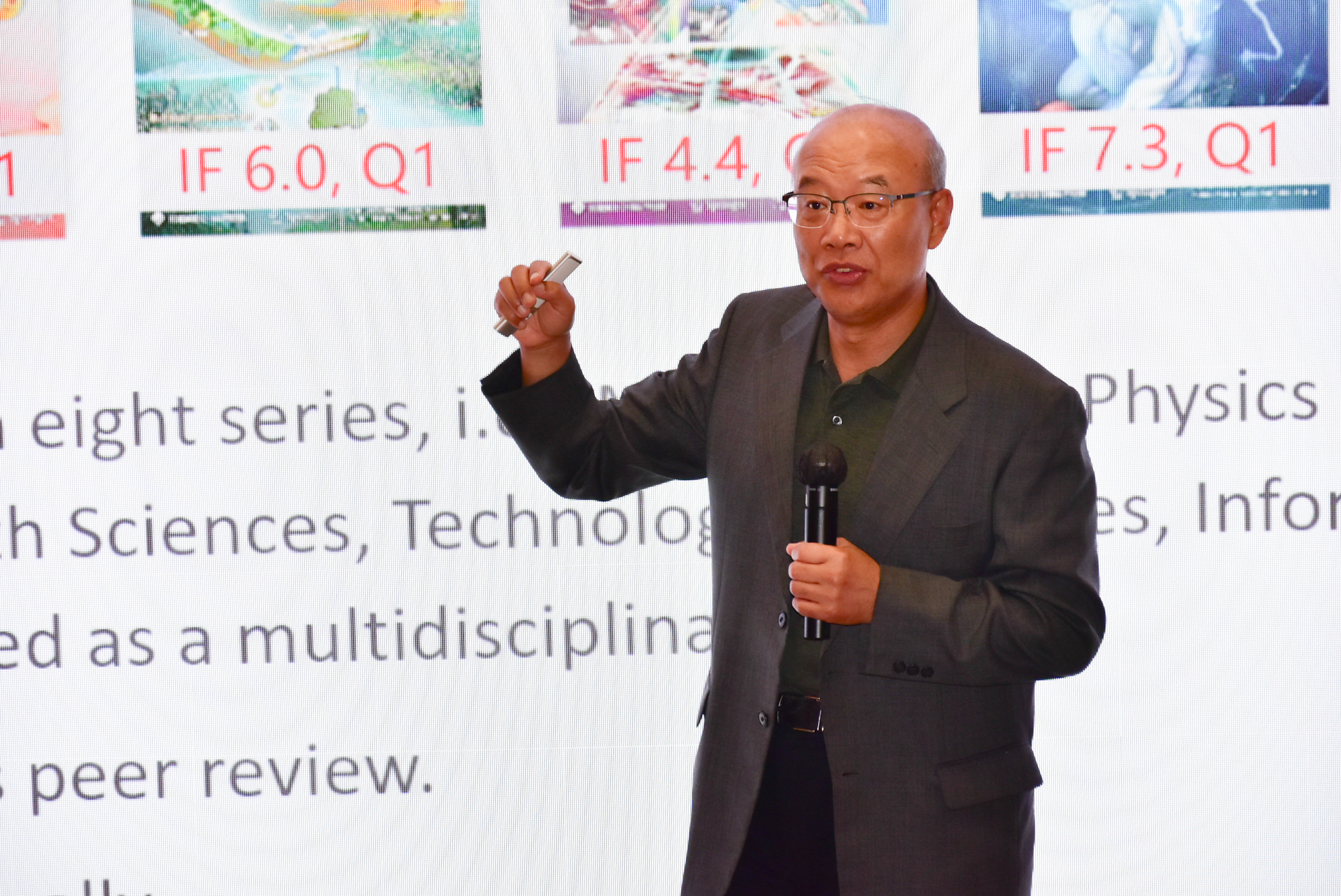 Professor Enge Wang's