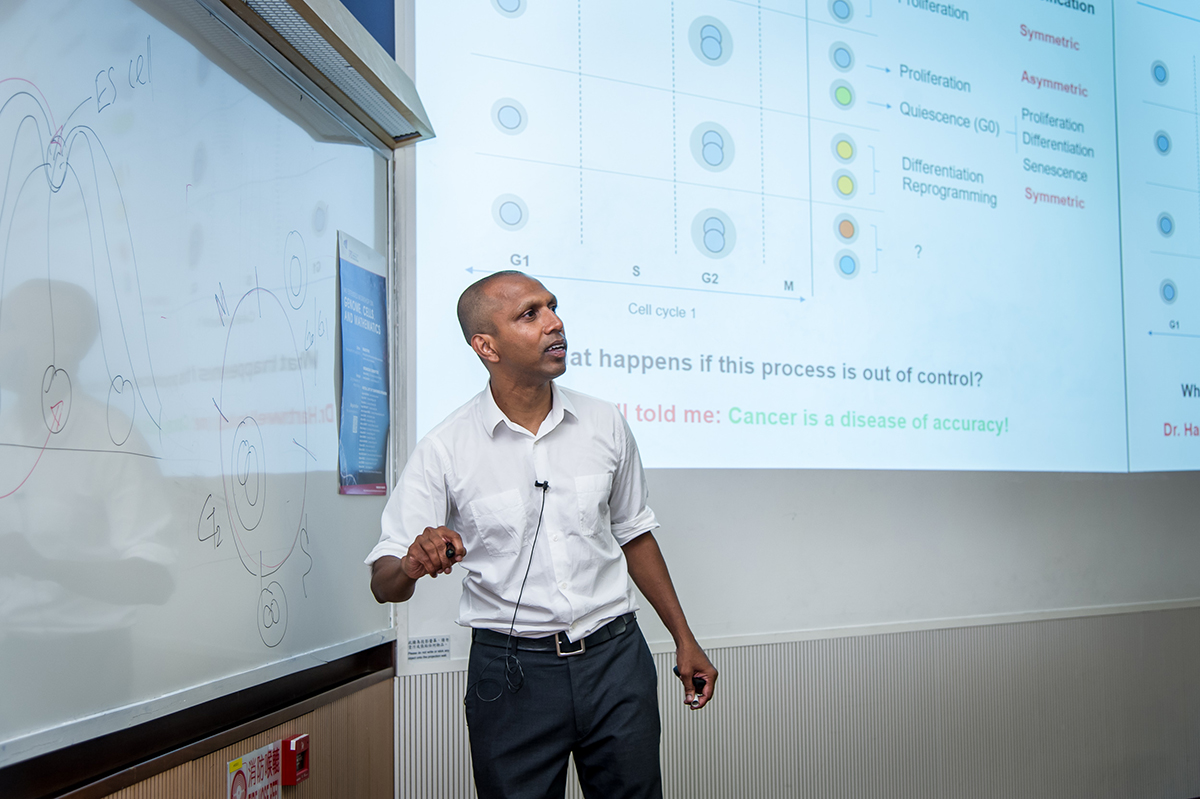 Stimulating new ideas in the fields of Genomes, Cells, and Mathematics
